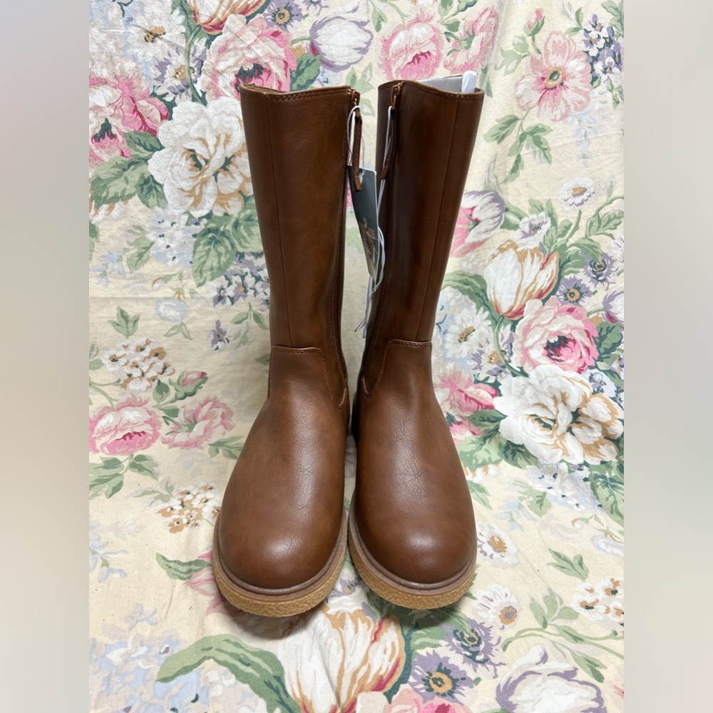 Tall boots - Picture 2 of 10